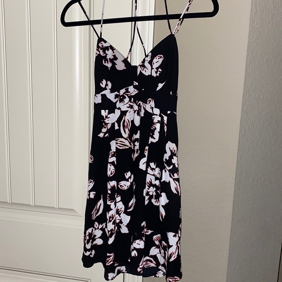 Express Dresses & Skirts - EXPRESS strappy summer dress